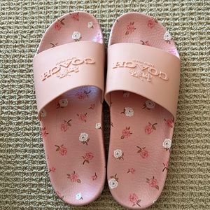 Coach pink slides size 8